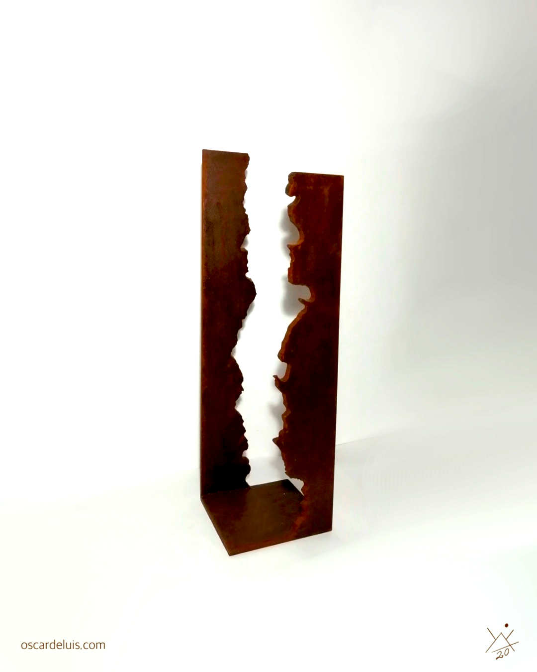 http://oscardeluis.com/escultura-abstracta-latidos